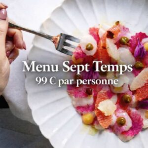 Bon cadeau menu sept temps illustré par une présentation gastronomique soignée et élégante